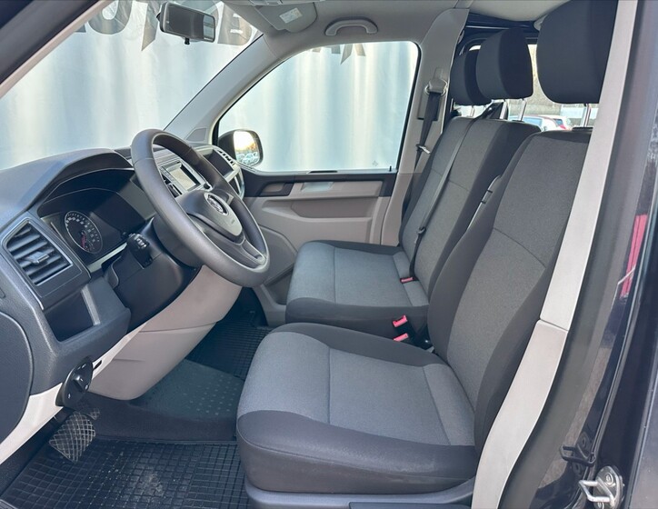 Volkswagen Transporter 9