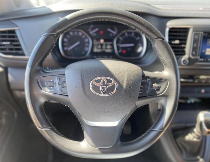 Toyota ProAce Verso 16
