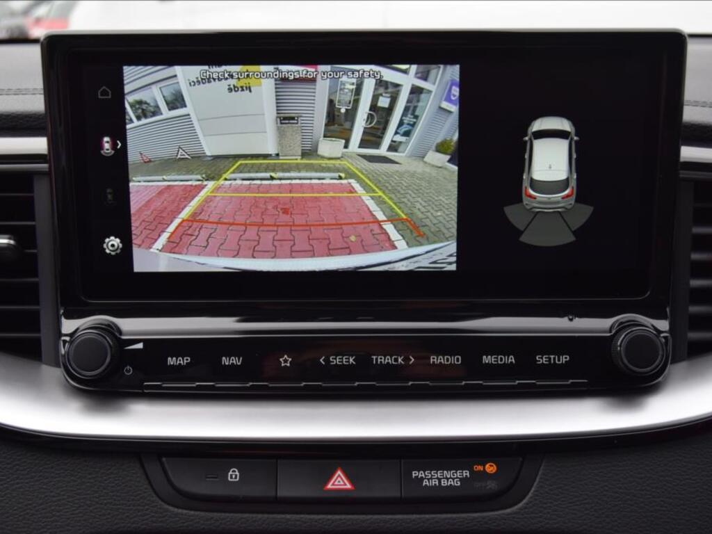 KIA XCeed 10