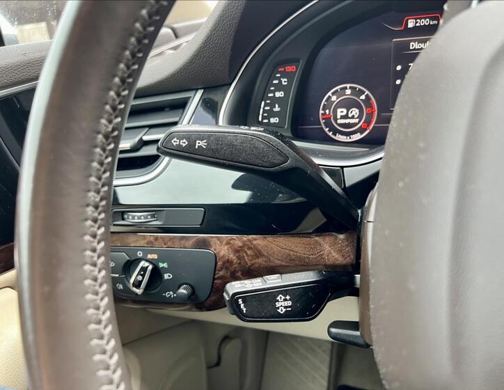 Audi Q7 13