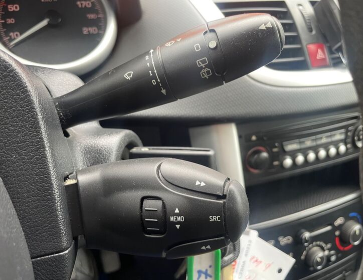 Peugeot 207 25