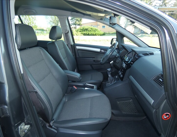 Opel Zafira 10