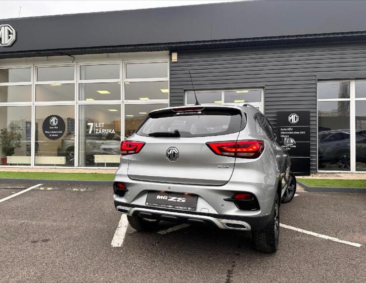 MG ZS 4