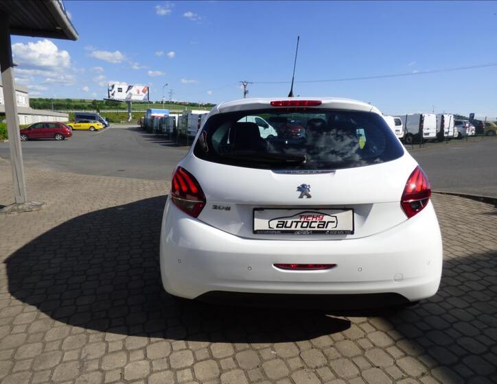 Peugeot 208 4