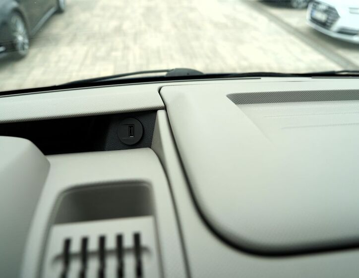 Nissan NV400 33