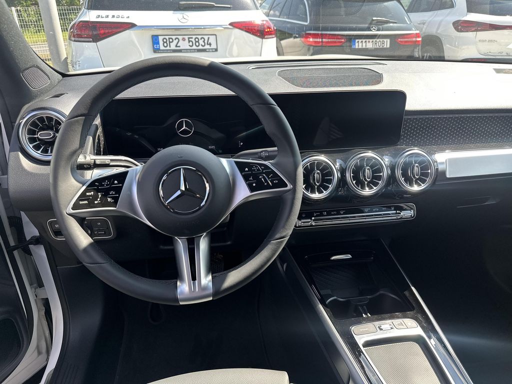 Mercedes-Benz EQB