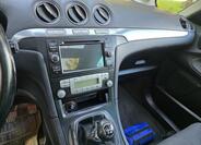 Ford S-MAX 13