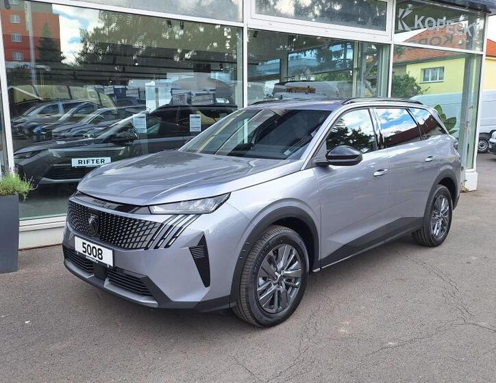 Peugeot 5008 1