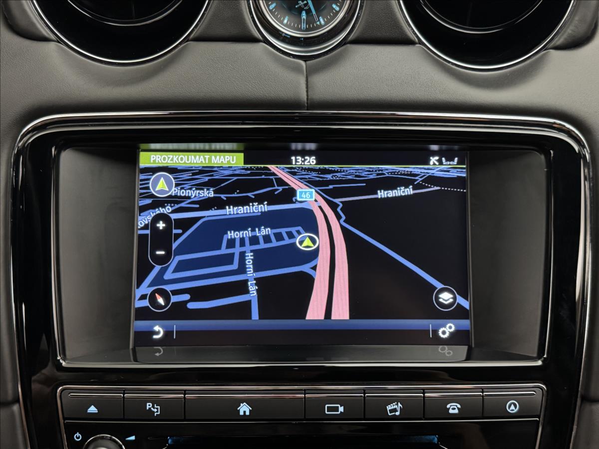 Jaguar XJ