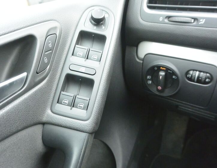 Volkswagen Golf 14