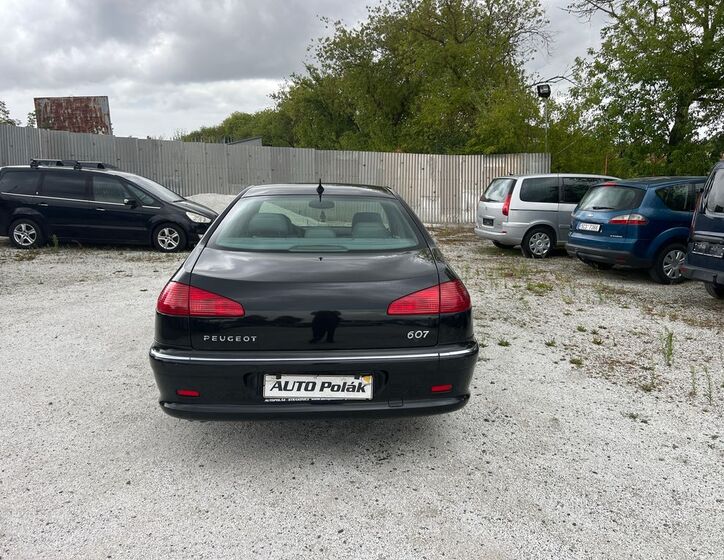 Peugeot 607 11