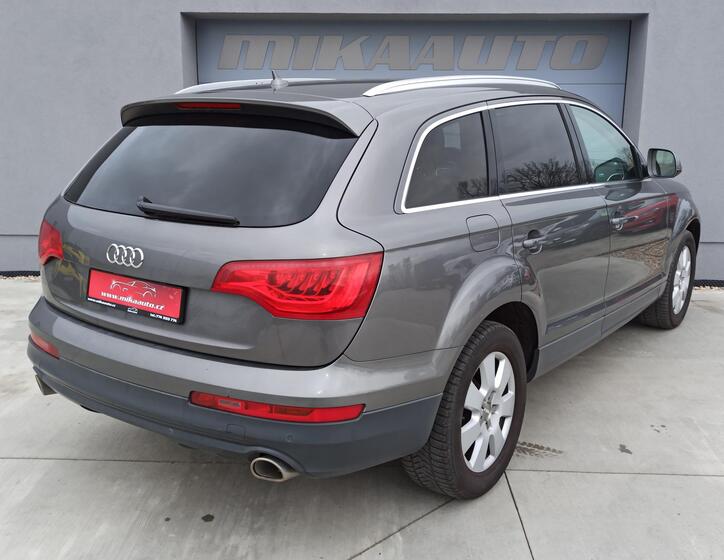 Audi Q7 5