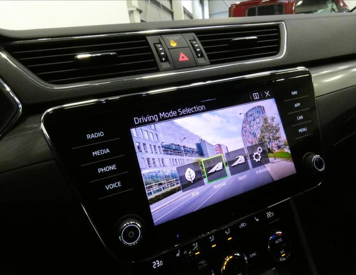 Škoda Superb 9