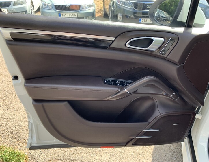 Porsche Cayenne 14
