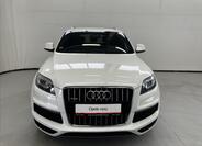 Audi Q7 4