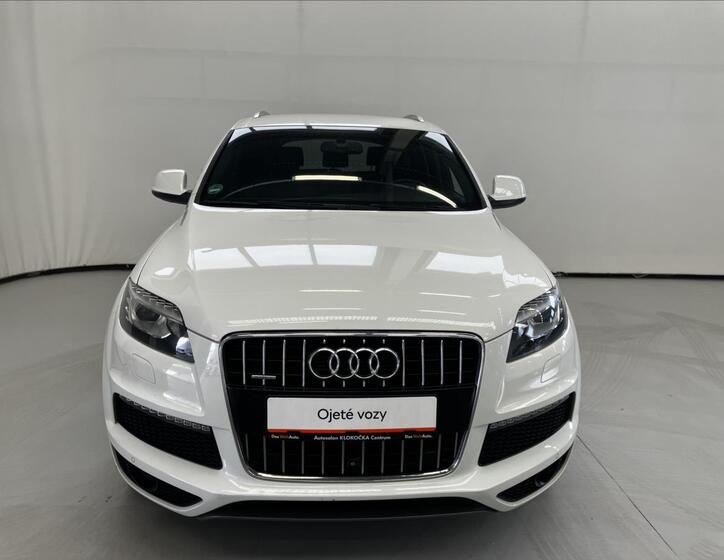 Audi Q7 4
