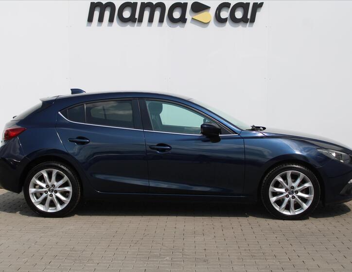 Mazda 3 8