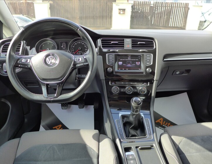 Volkswagen Golf 25