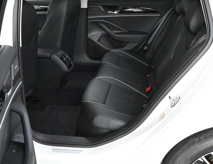 Volkswagen Passat 10