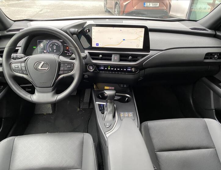 Lexus UX 250h 11