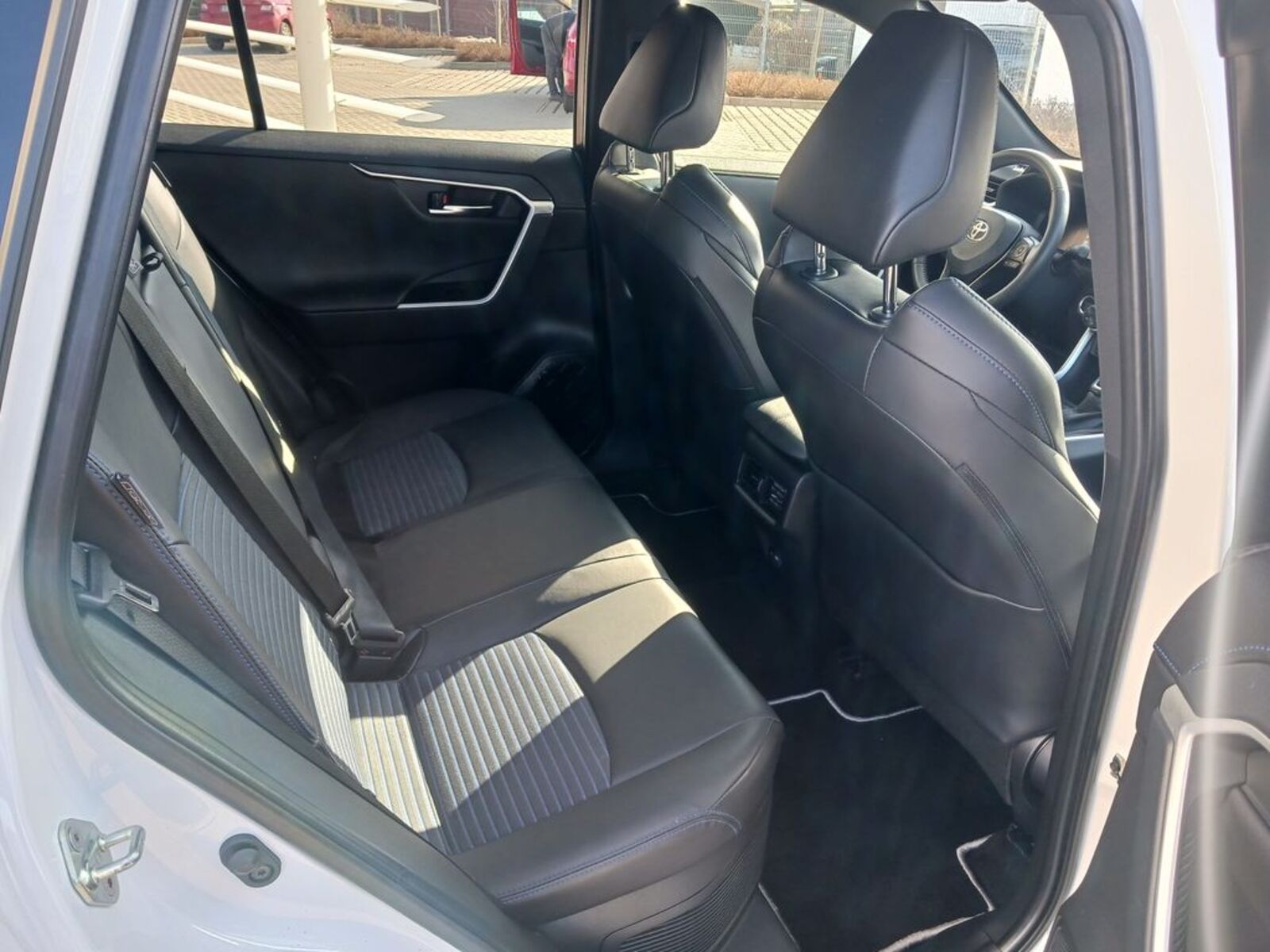 Toyota RAV4 15