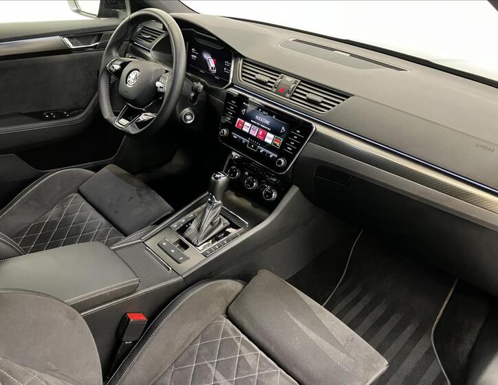 Škoda Superb 14