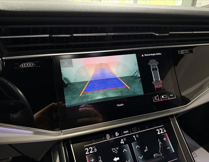 Audi Q7 12