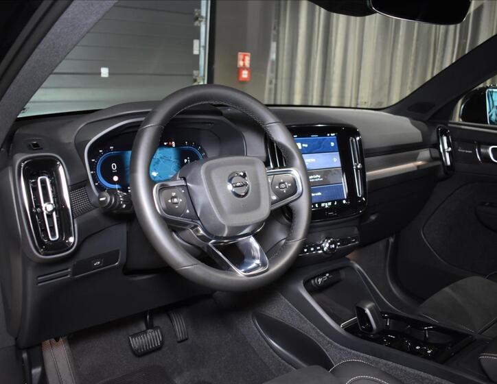 Volvo XC40 12