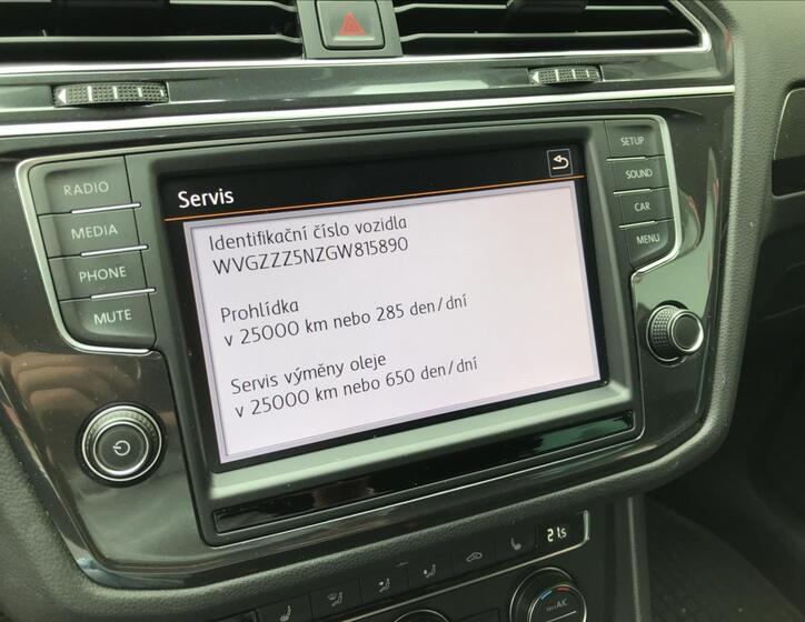 Volkswagen Tiguan 9