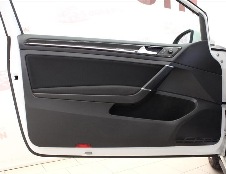 Volkswagen Golf 9