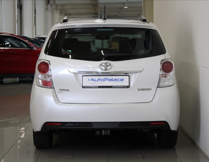 Toyota Verso 4