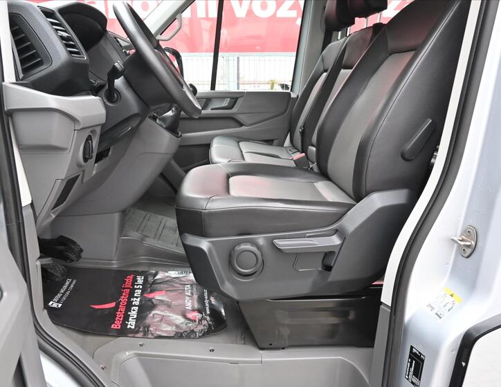 Volkswagen Crafter 9