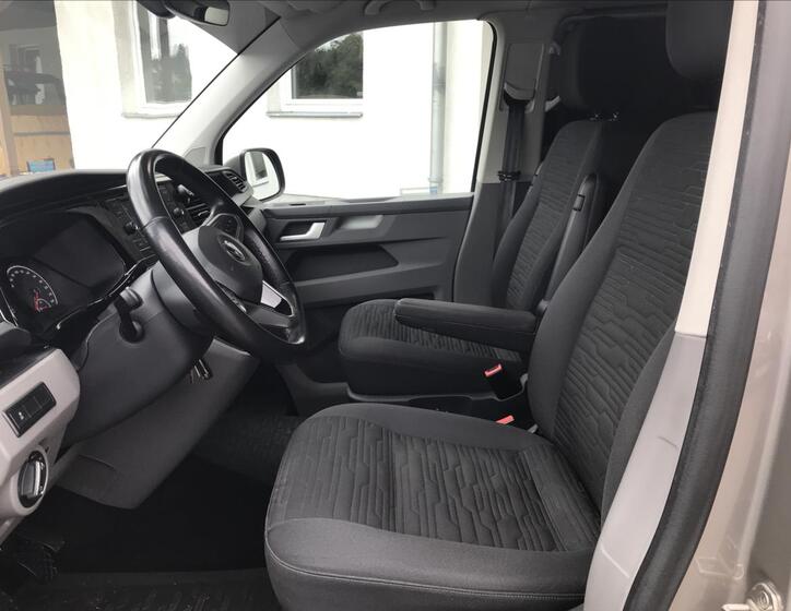 Volkswagen Caravelle 16