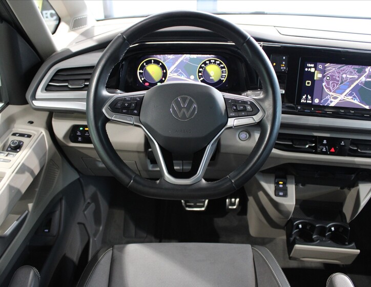 Volkswagen Multivan 13