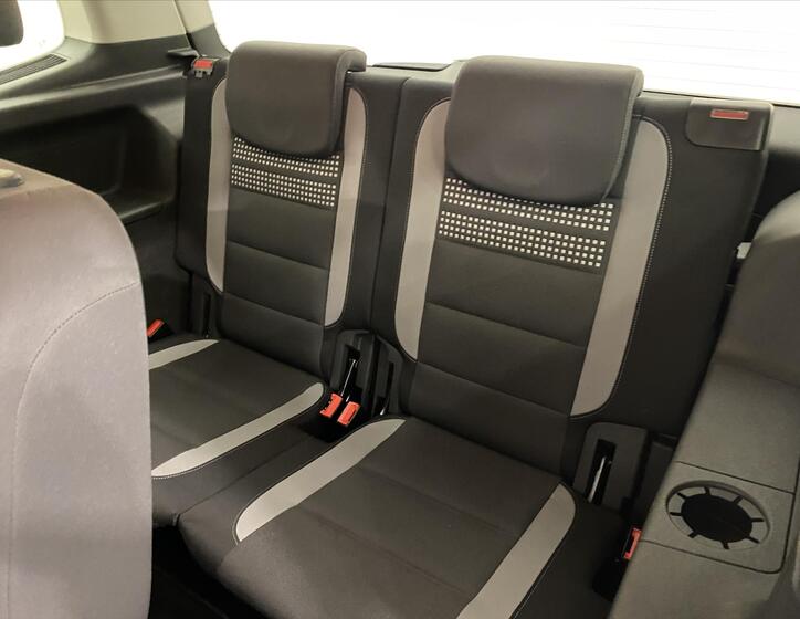 Volkswagen Touran 7
