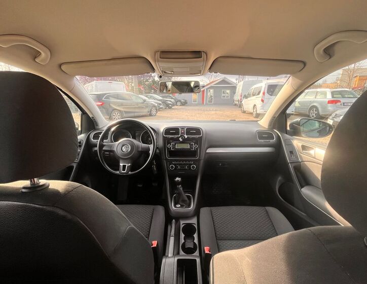 Volkswagen Golf 21