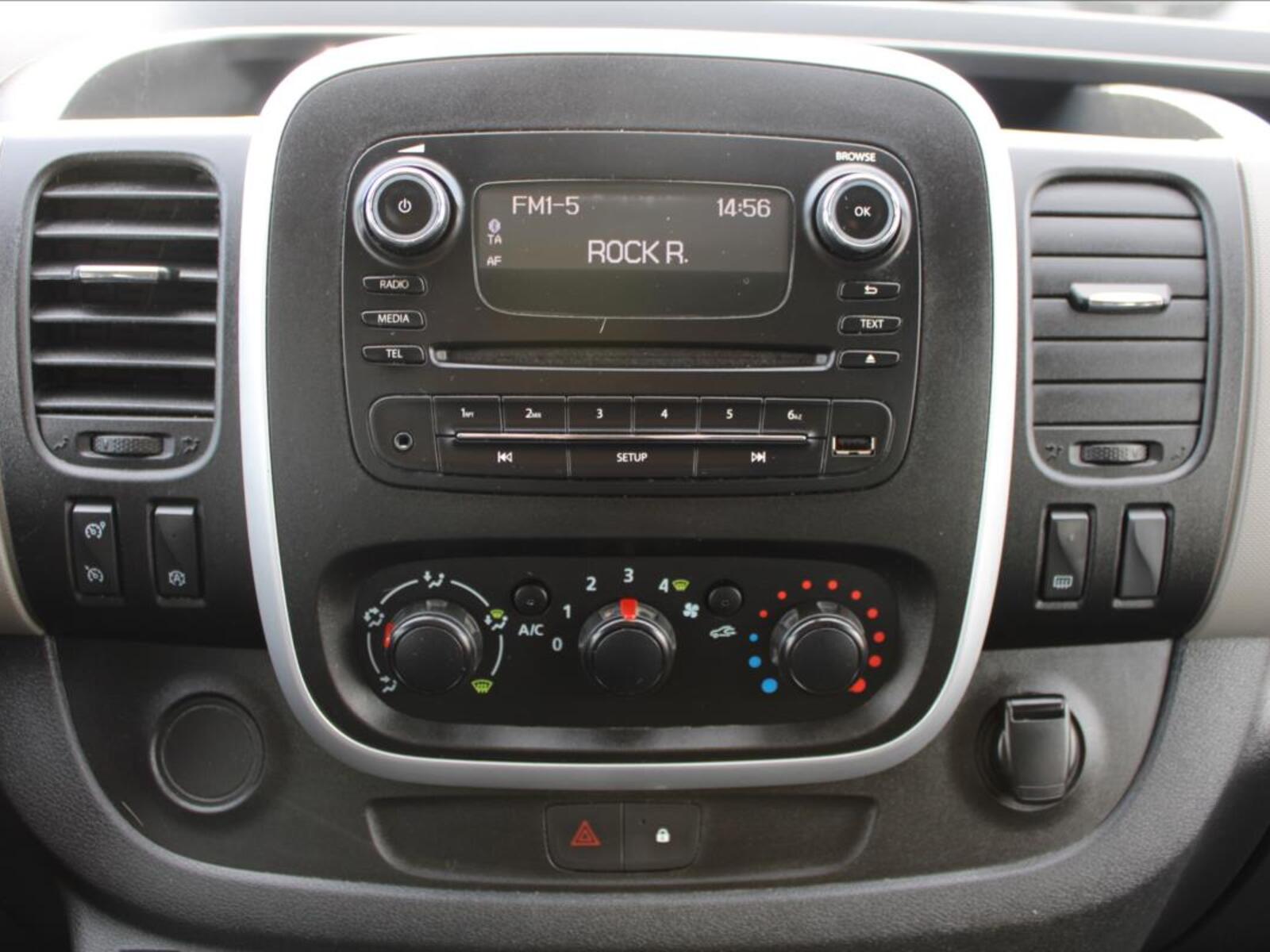 Renault Trafic 16