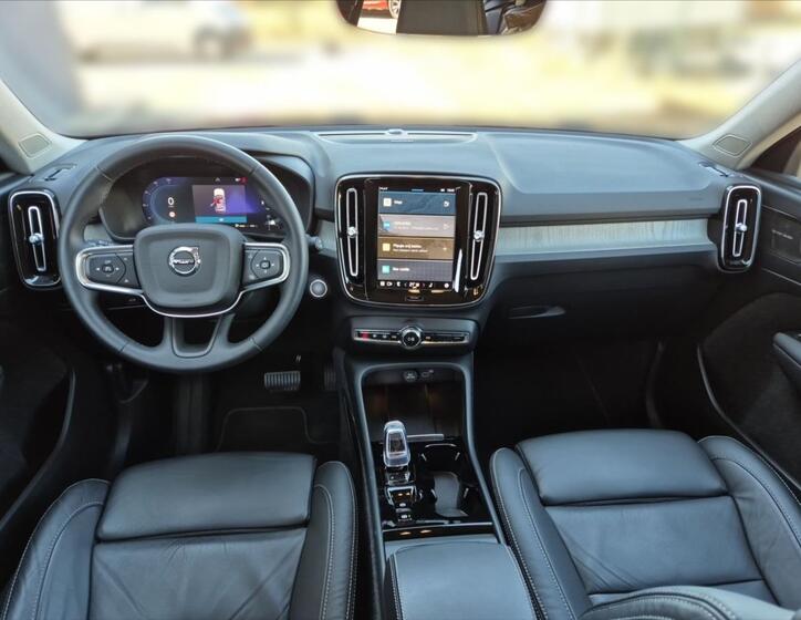 Volvo XC40 9