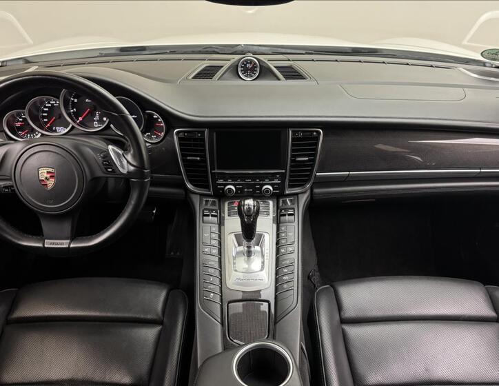 Porsche Panamera 7