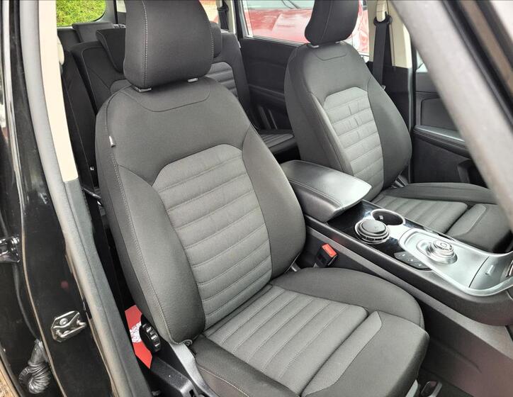 Ford Galaxy 11
