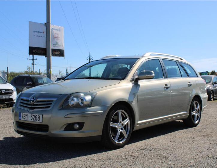 Toyota Avensis 1