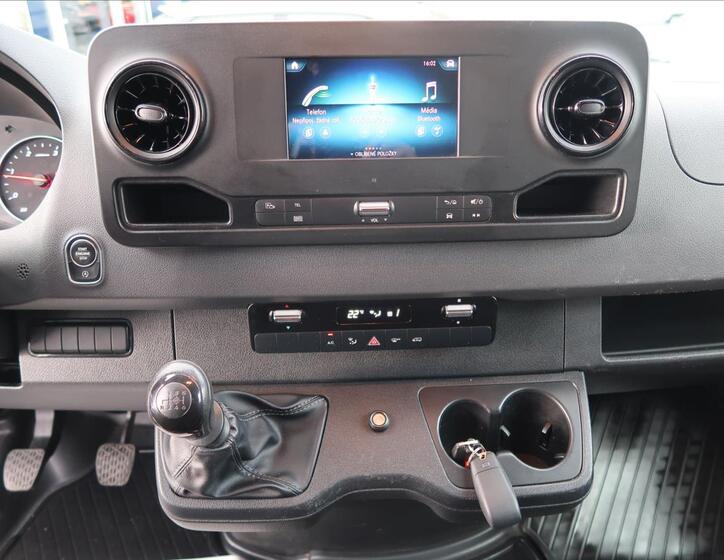 Mercedes-Benz Sprinter 14