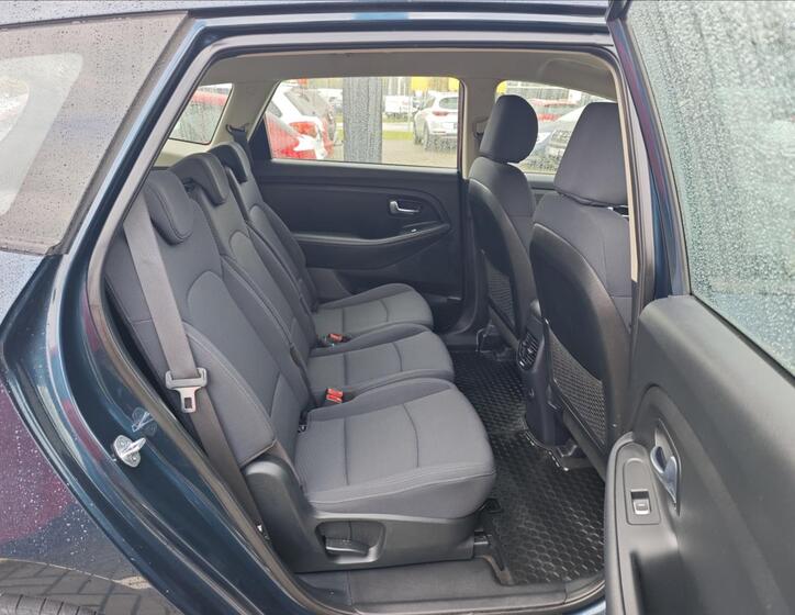 KIA Carens 13