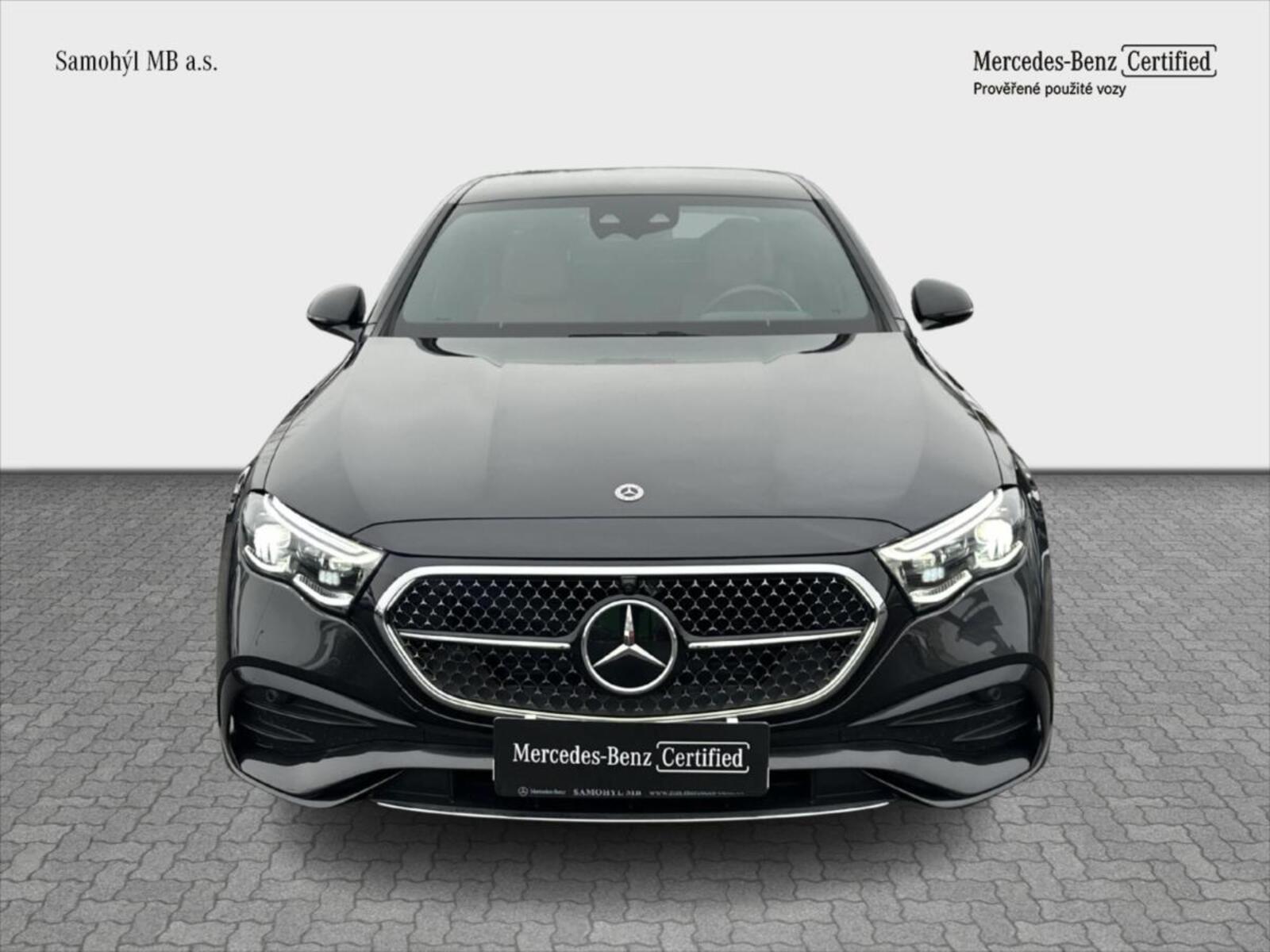 Mercedes-Benz Třídy E 8