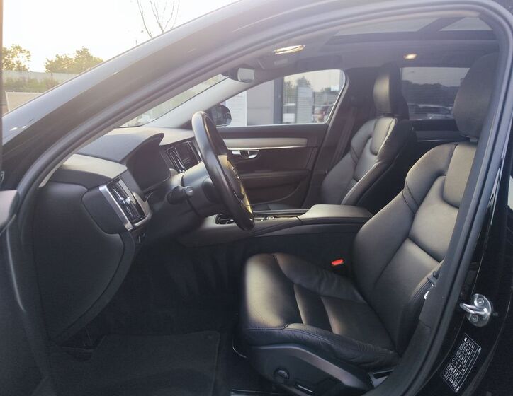 Volvo V90 16