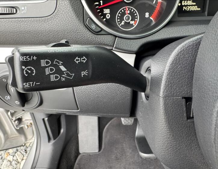 Volkswagen Golf 37