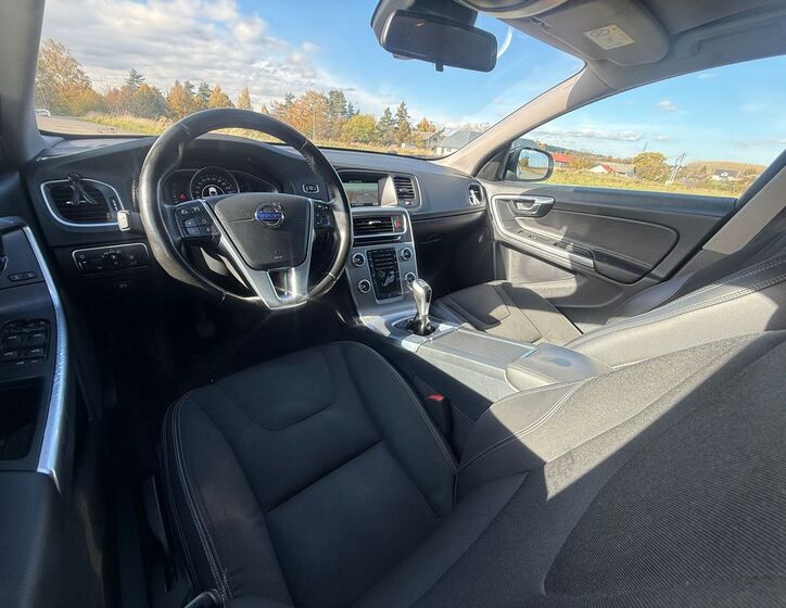 Volvo V60 10