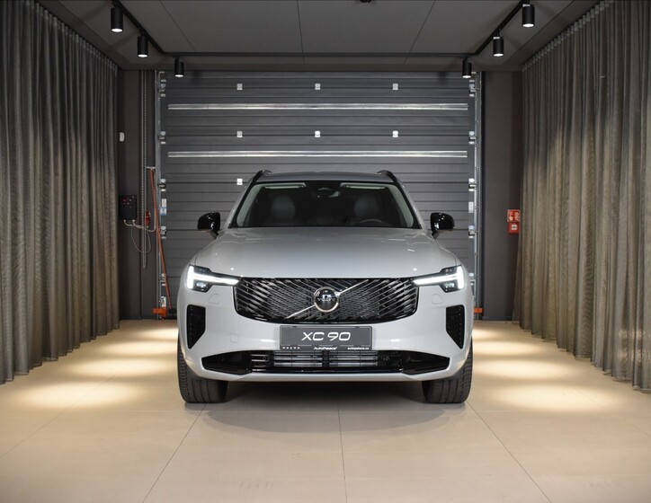Volvo XC90 6