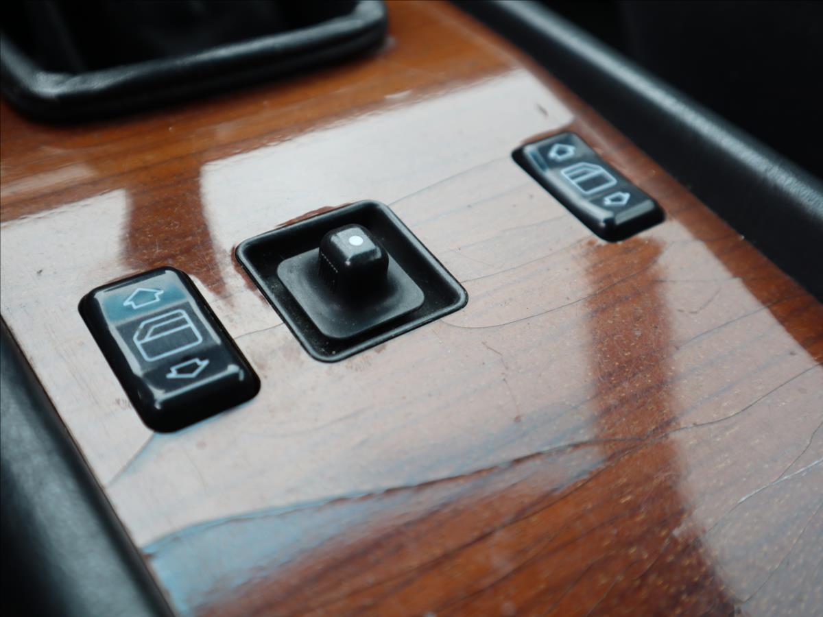 Mercedes-Benz 200