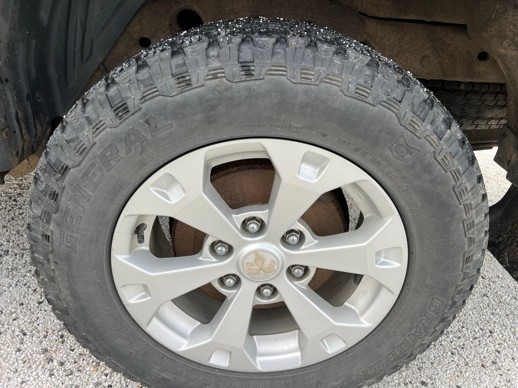 Mitsubishi L200